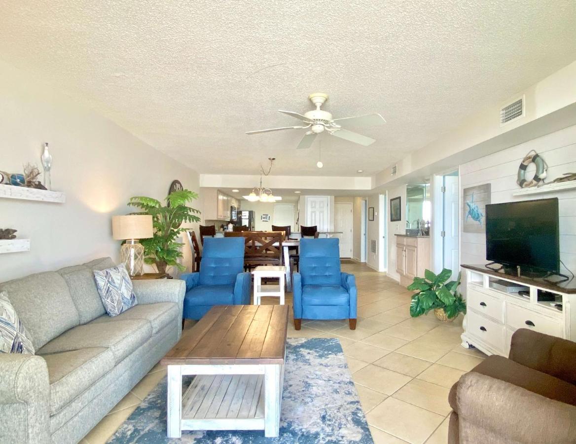 Wind Drift 102s: Beachfront With Pools And Tennis Holiday home *